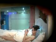 360监控偷拍 猥琐眼镜哥和极品身材的女神嘿咻嘿咻