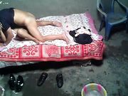 极品眼镜男半夜邀约有妇之夫家中舔逼 超灵活的舌功让小少妇忘乎所以 淫水流满床