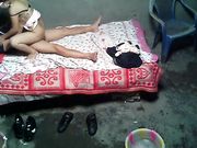 极品眼镜男半夜邀约有妇之夫家中舔逼 超灵活的舌功让小少妇忘乎所以 淫水流满床