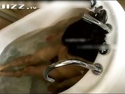 酒店浴缸大战97年大学小骚货 水里干真累