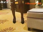 高级酒店爆操极品黑丝大长腿美女太骚了不停的语言挑逗