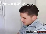 [母子乱伦精彩合集]-G奶母亲在厨房里强行索要儿子的大屌