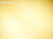 土豪民宿酒店双飞极品高颜值学生妹 说要先洗个澡再操