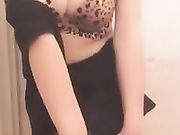 国民女神展示性感豹纹内裤大奶子抖啊抖真可爱