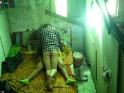 很会玩的民工大哥换着体位玩上面小姐 这两百块花的真值