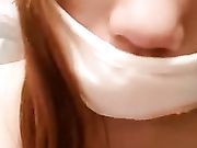 年轻小萝莉自慰完后在洗手间直播用妇炎洁洗逼逼