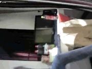 猴急的粗鸡巴直男初次约炮美女网友 牛仔裤都没脱就强行插屄