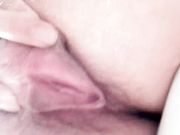 白嫩好身材的艺校妹子浴室洗澡自拍 最后给嫩屄一个超大的特写