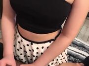 华裔美女小莉狂热主动为洋男友性服务先乳射一次在穿上网袜啪啪