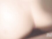 良家少妇拍写真，拍完顺便干一炮把精液射在逼毛上