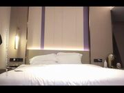 小宝寻花约了个嗲嗲美乳甜美白衣妹子，舌吻调情骑坐后入