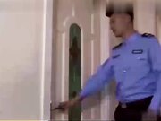 风骚小姨子趁姐姐出差,勾引帅气的警察姐夫到酒店鱼水之欢