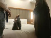 壹屌探花深夜场约了个大长腿黑衣少妇啪啪，穿上情趣装制服口交舔弄上位骑坐抽插