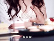 主播菲菲在做吃播男友却在下面吃吃‼ ️ - SWAG