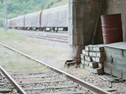 公众场合高风险性爱，我在火车站后入了我的亚洲女友