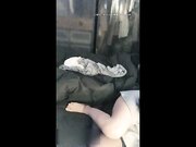 制服诱惑看着大片享受骚逼的口舌服务 从床下草到床上各种姿势玩弄